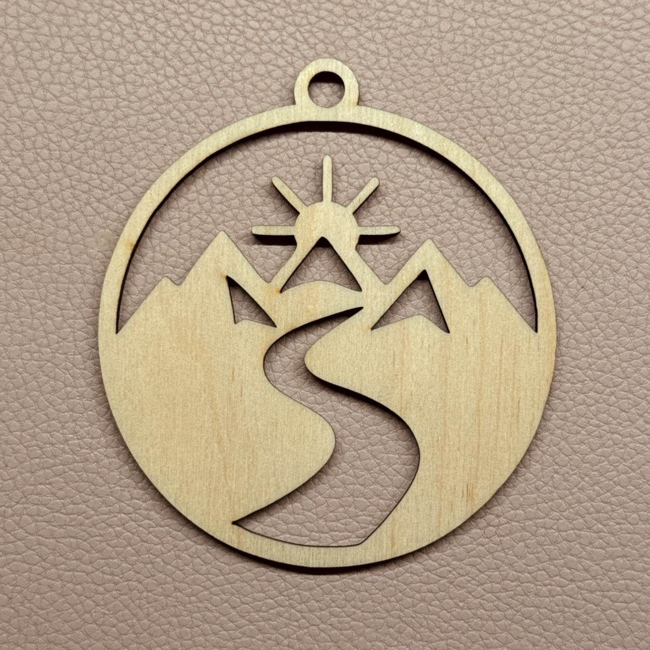 Holzanhänger „Outdoor Edition Road“ – Naturmotive für Camper, Vanlife & Zuhause