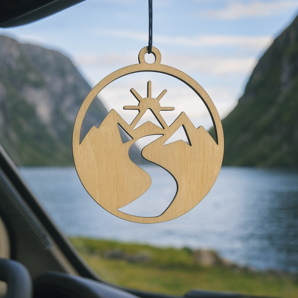 Holzanhänger „Outdoor Edition Road“ – Naturmotive für Camper, Vanlife & Zuhause